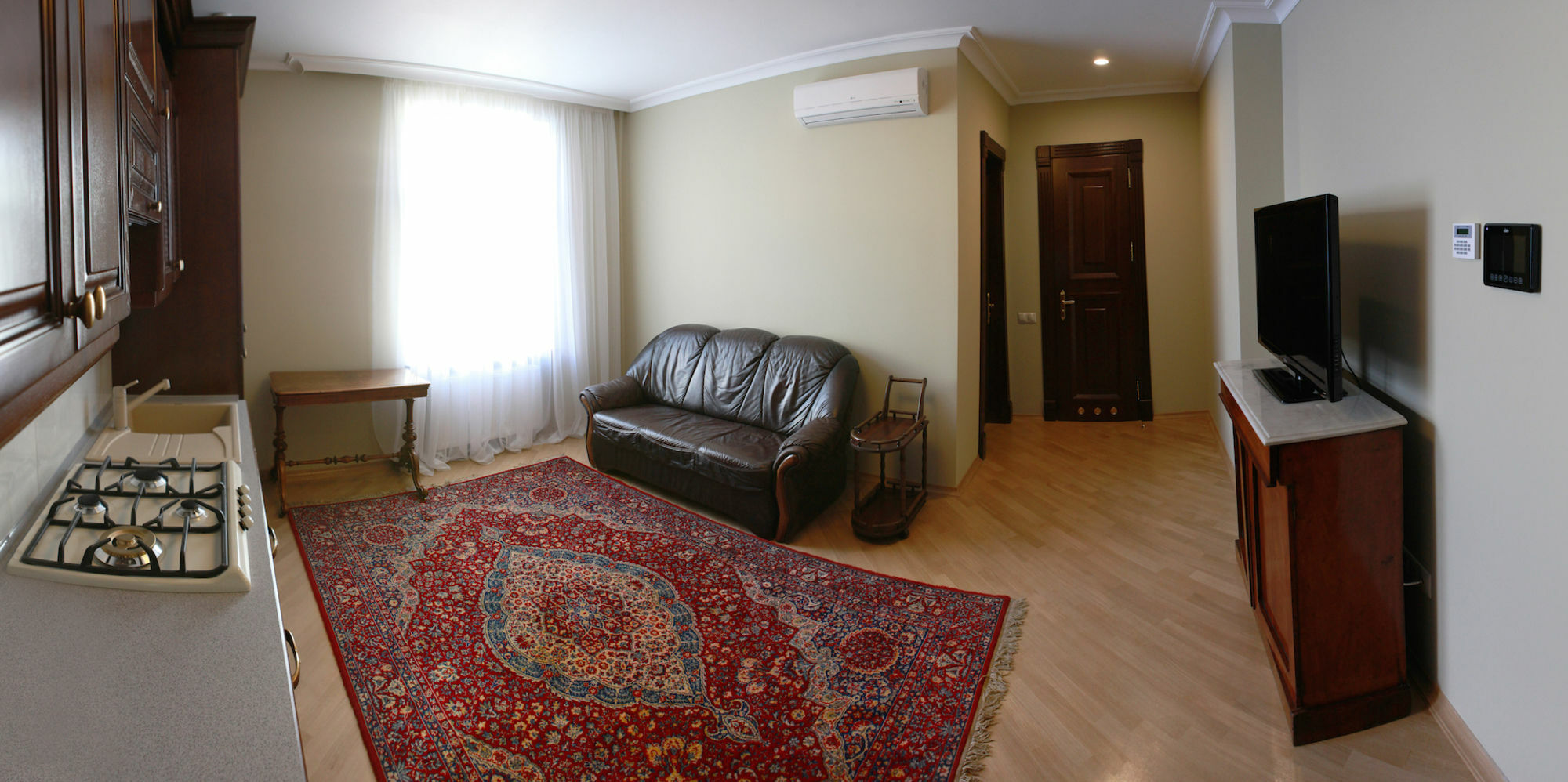 British Club Lviv Hotell Exteriör bild